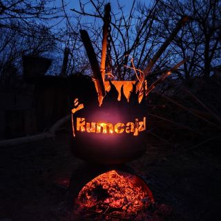 🔥Výjimečně🔥se zahřejeme nejen dobrou pálenkou, ale také pálením dřeva v našem speciálním kotlíku.😁